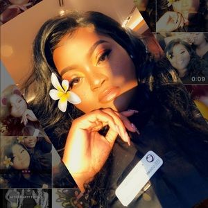 Meet your Posher, Aviona